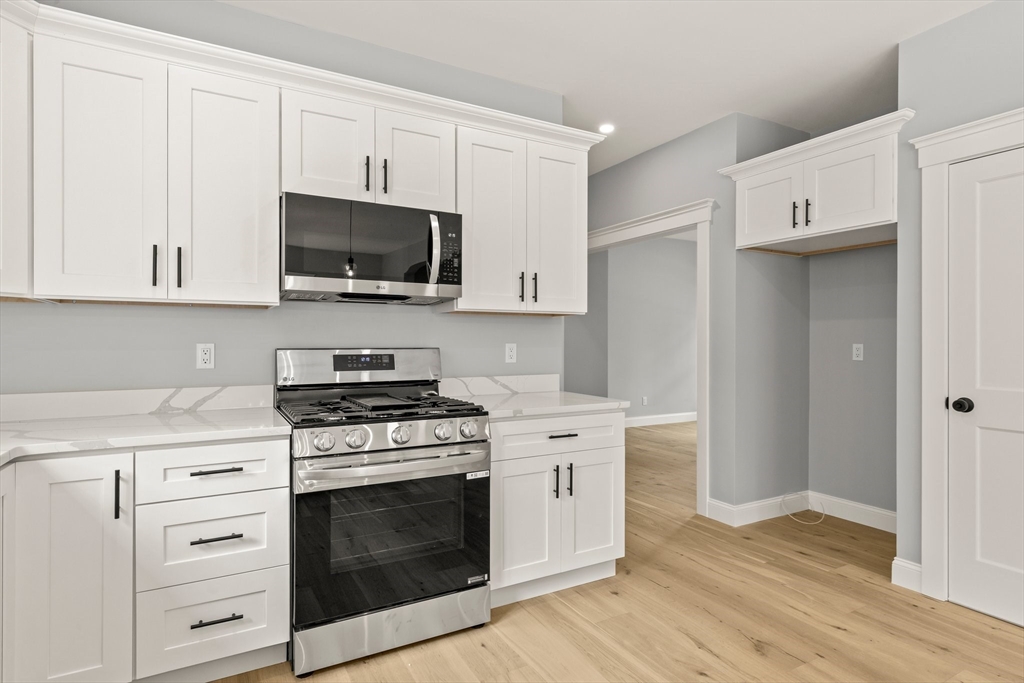 33 Elain Ave