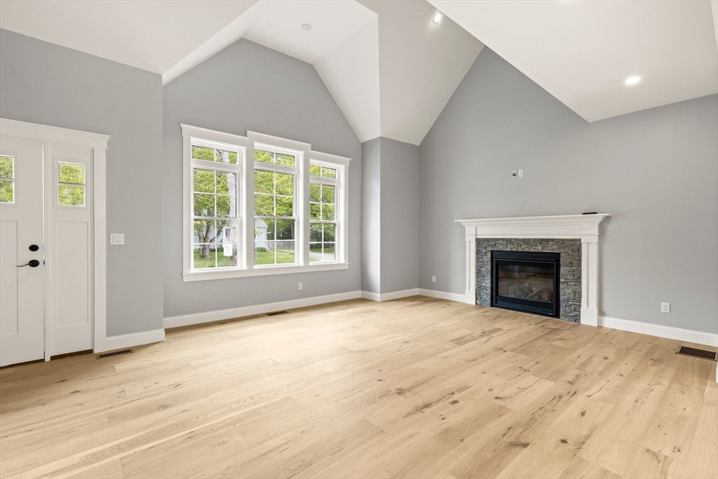 33 Elain Ave