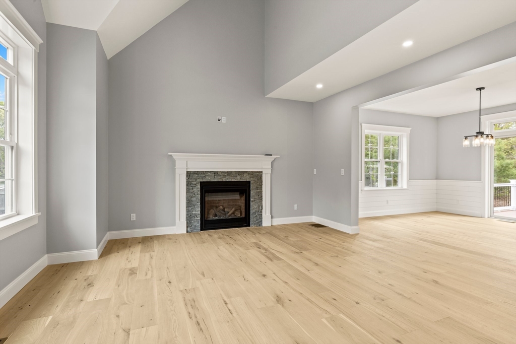 33 Elain Ave