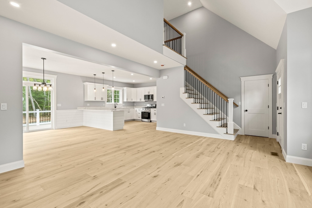 33 Elain Ave
