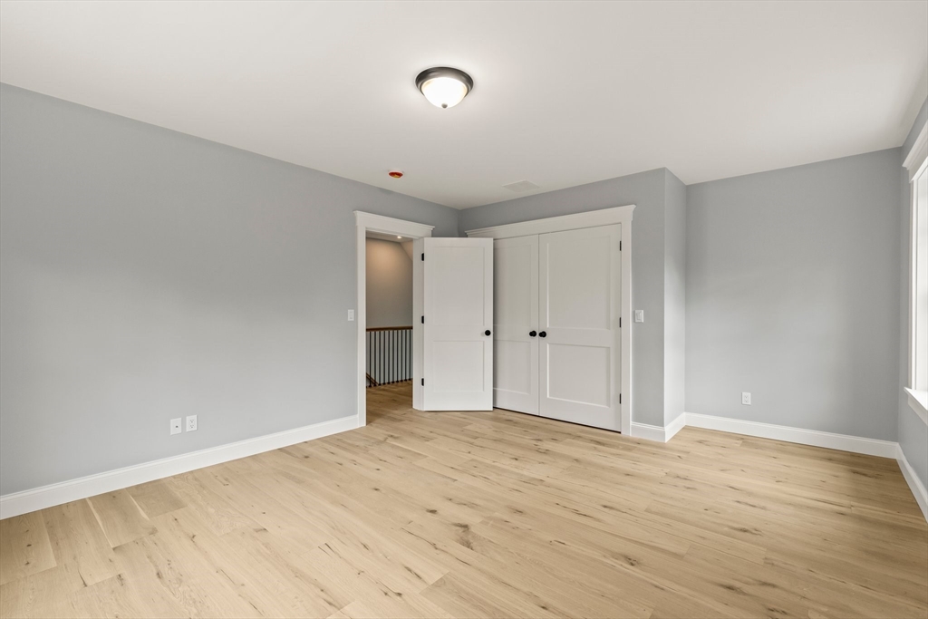 33 Elain Ave