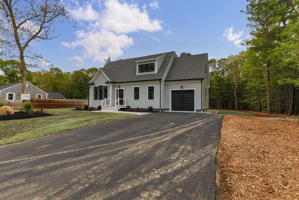 33 Elain Ave