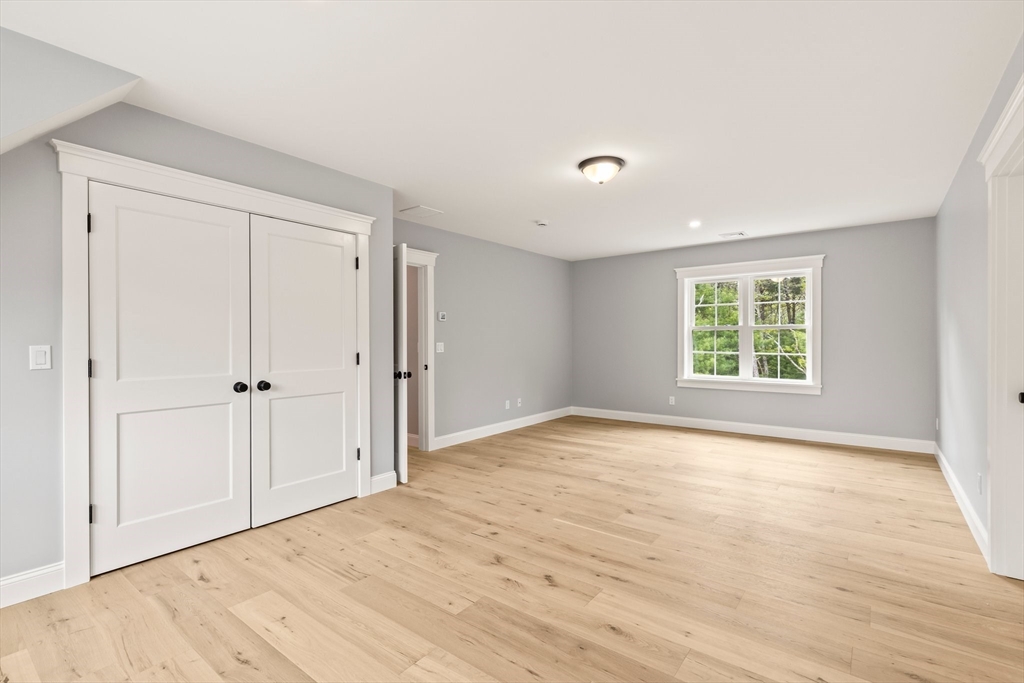 33 Elain Ave