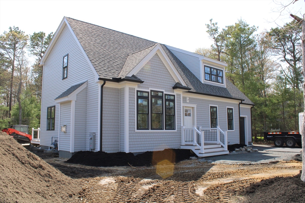 33 Elain Ave