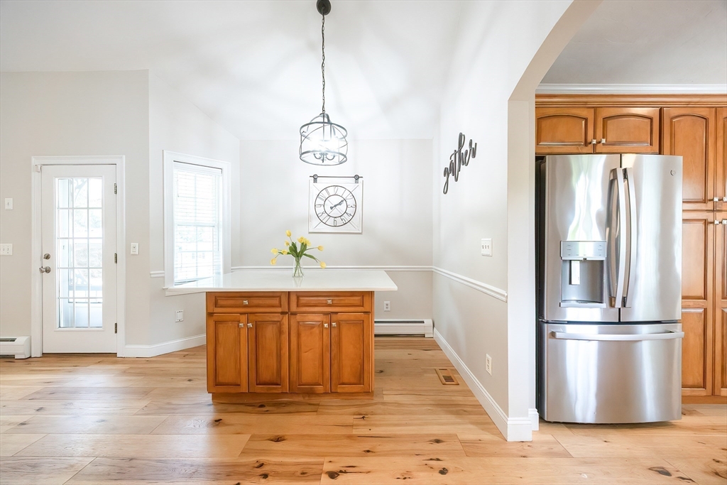 11 Lowe Meadow Ln