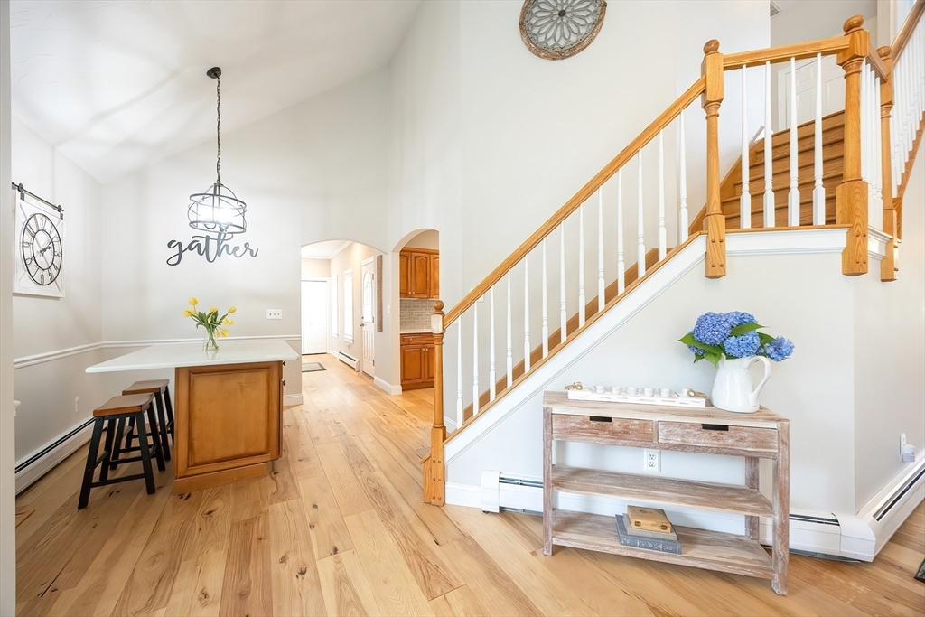 11 Lowe Meadow Ln