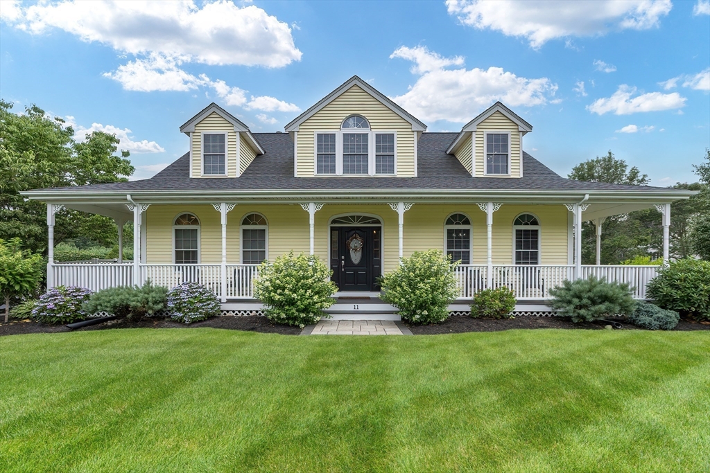 11 Lowe Meadow Ln