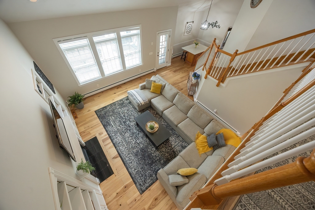 11 Lowe Meadow Ln