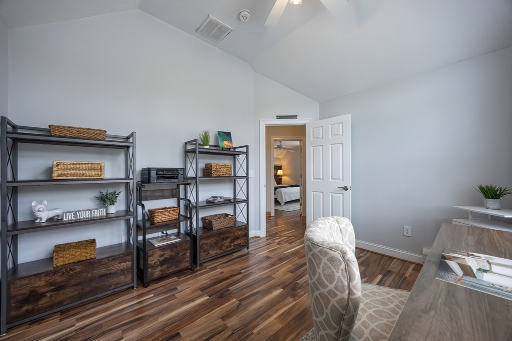 11 Lowe Meadow Ln