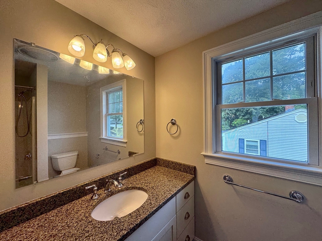 38 Florence Ave # 38