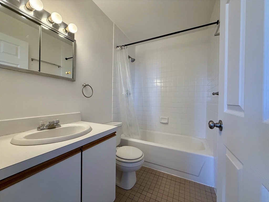6 S Washington Street # 305