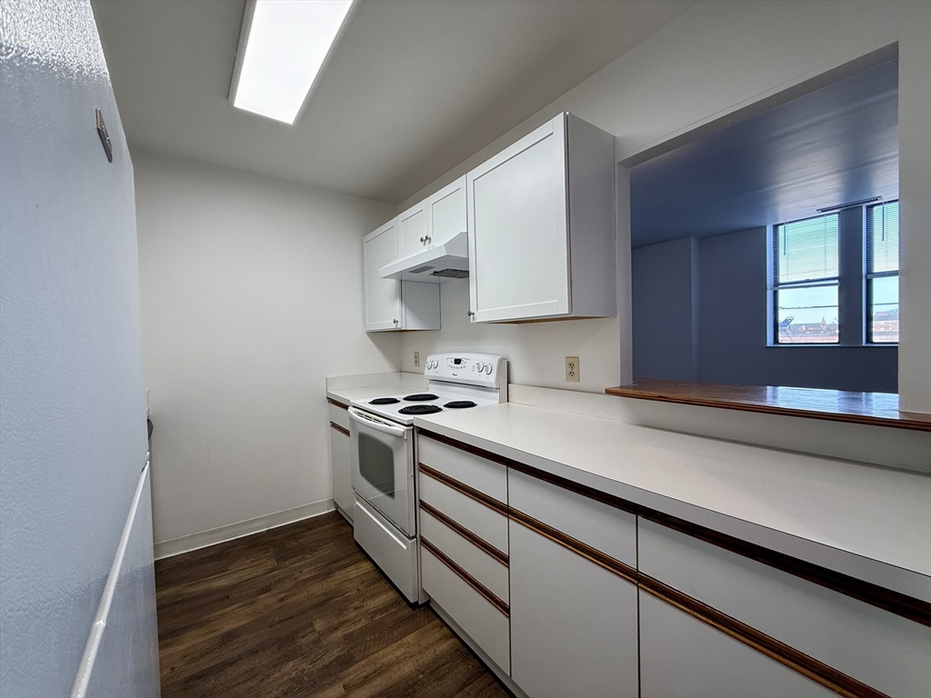 6 S Washington Street # 305