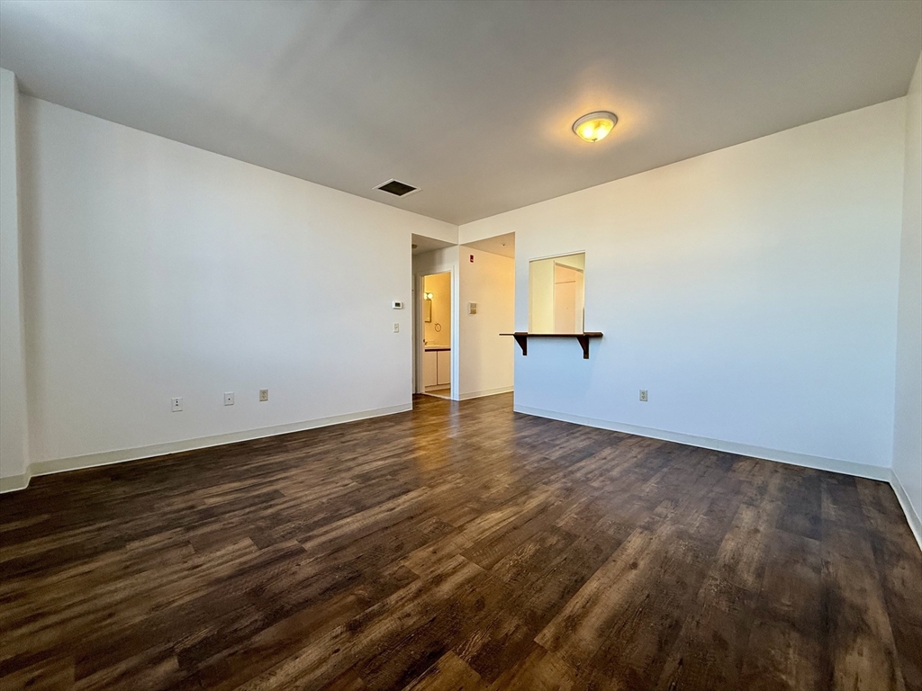 6 S Washington Street # 305