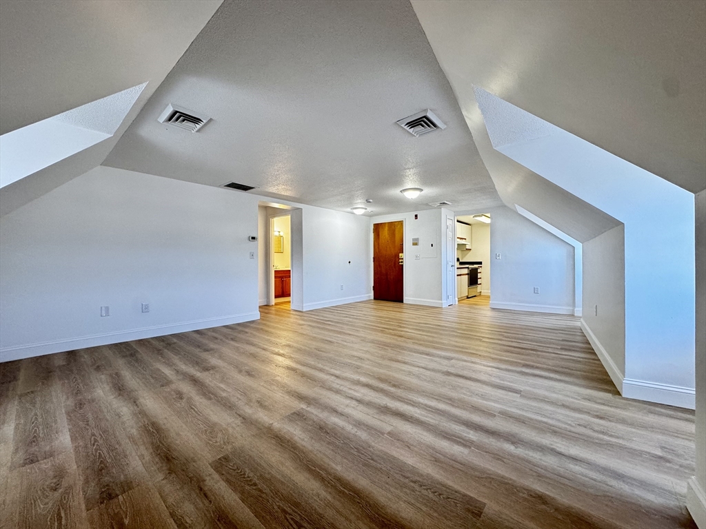 6 S Washington Street # 404