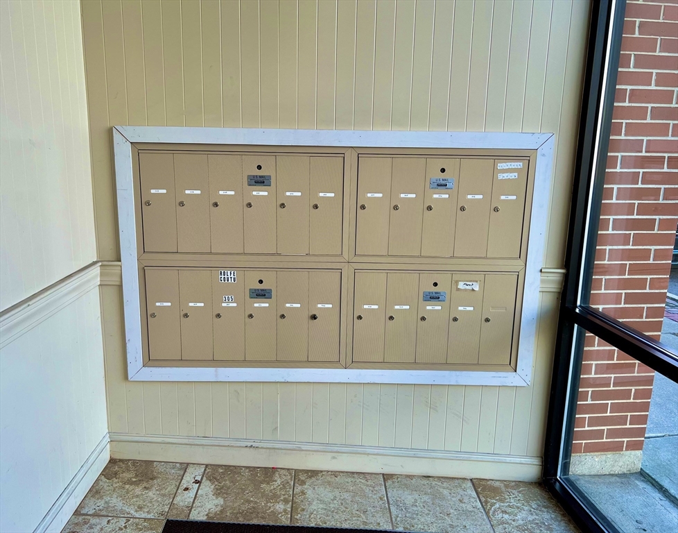 6 S Washington Street # 101