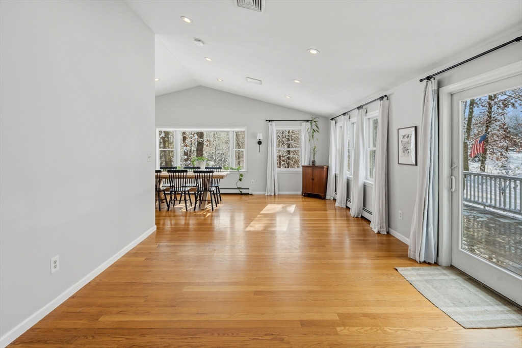 52 Montclair Dr