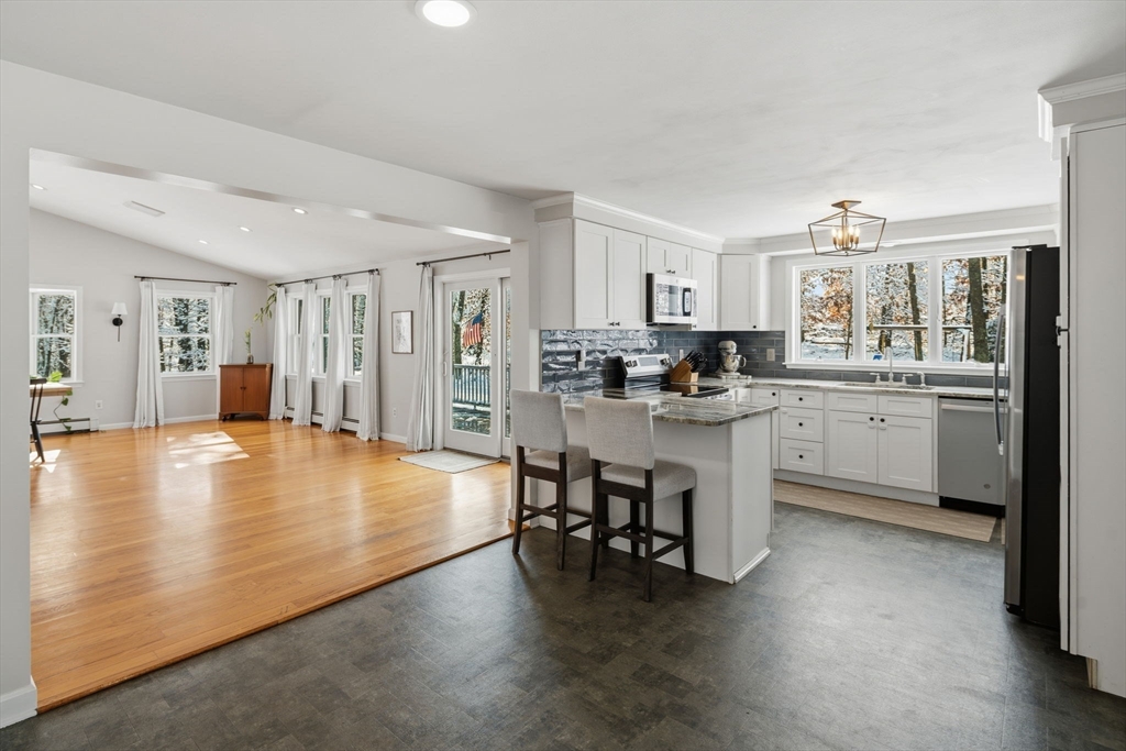 52 Montclair Dr