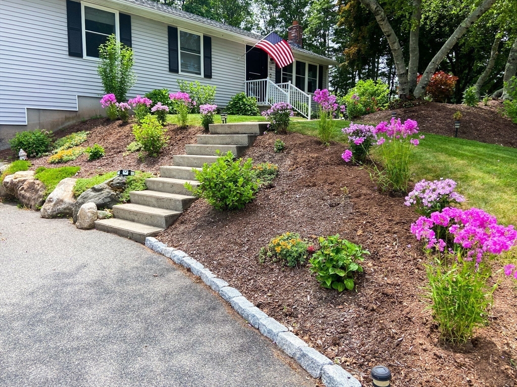 52 Montclair Dr