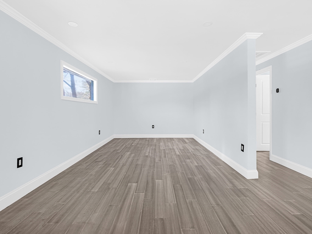 41 Flora Rd