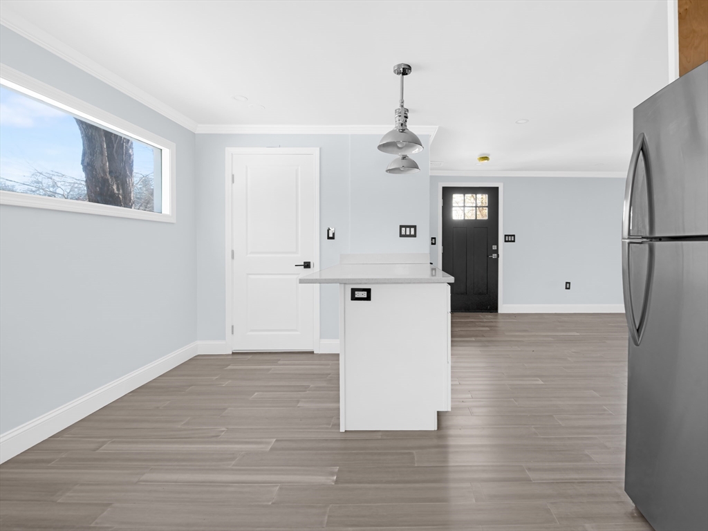 41 Flora Rd