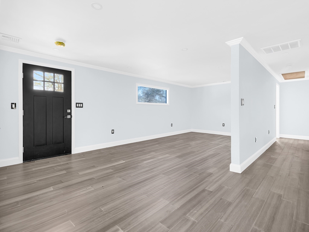 41 Flora Rd