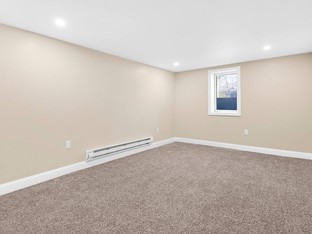 41 Flora Rd