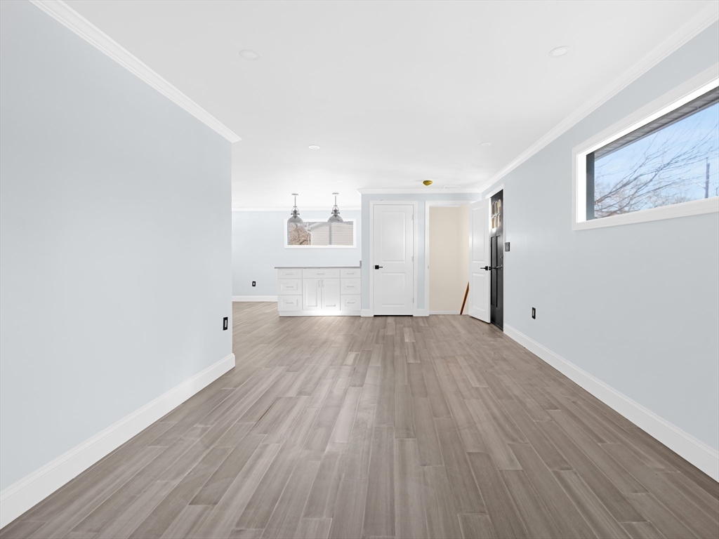 41 Flora Rd