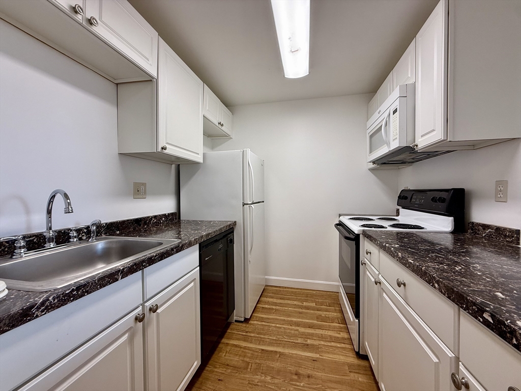 6 S Washington Street # 401