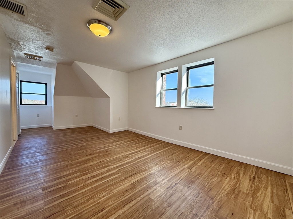 6 S Washington Street # 401