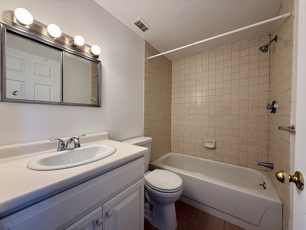 6 S Washington Street # 401