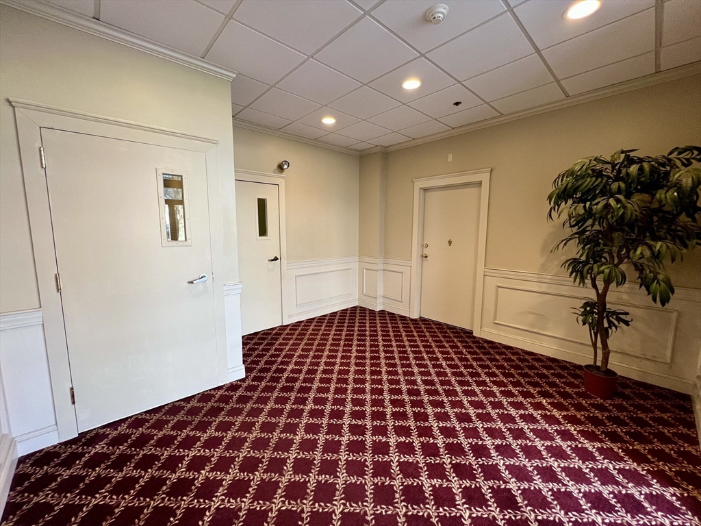 6 S Washington Street # 401