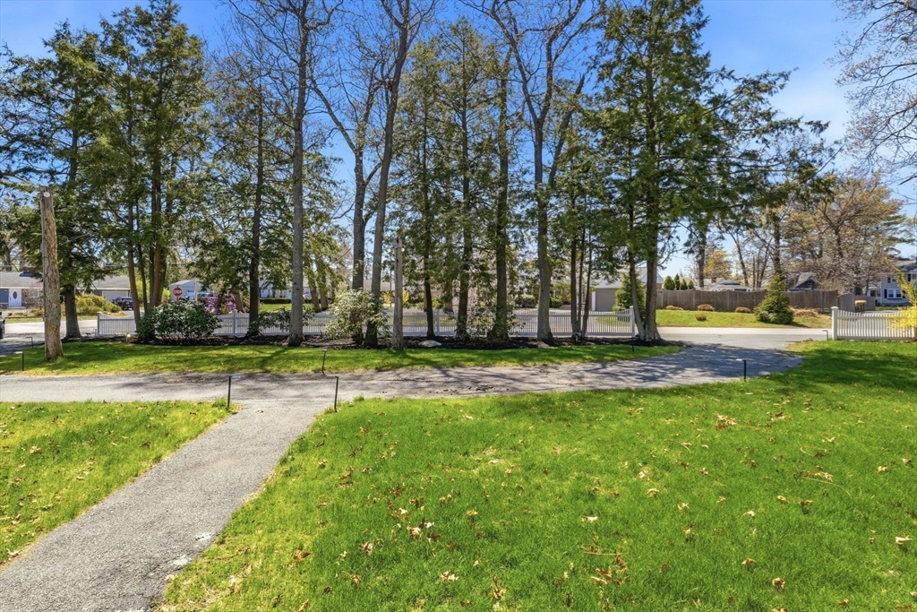 24 Fern Circle