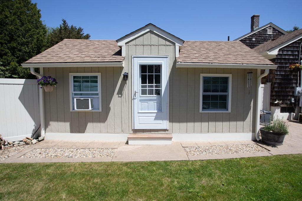 4 Clark Lane