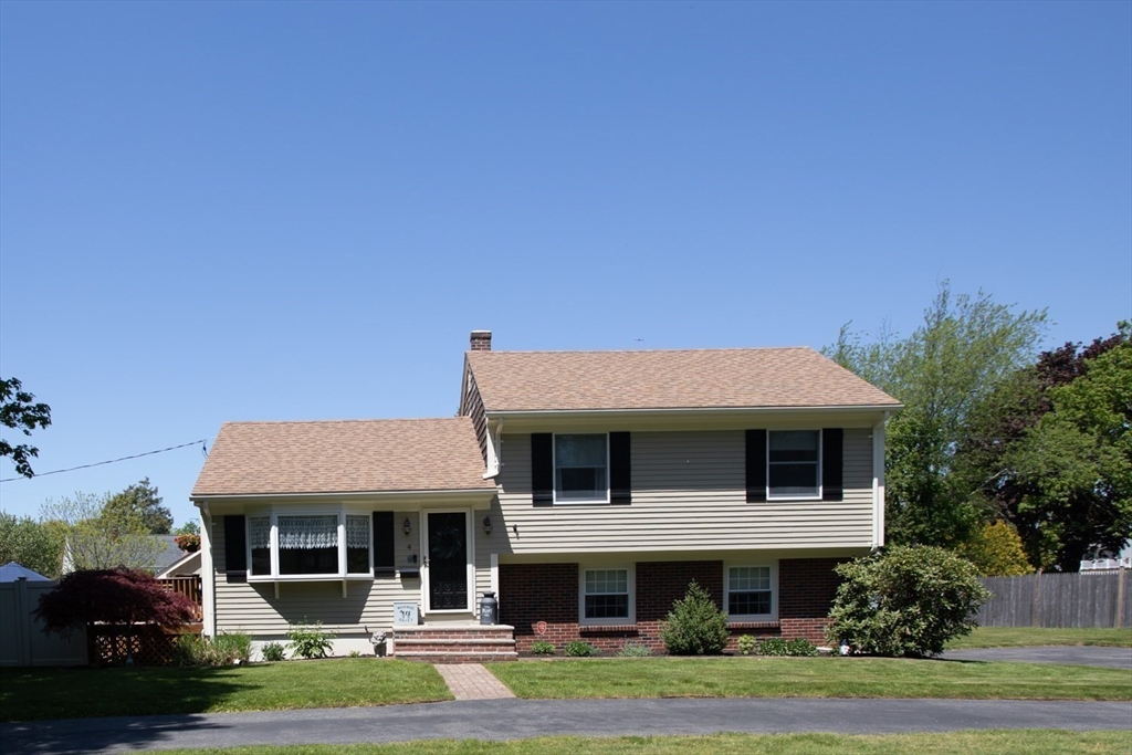 4 Clark Lane