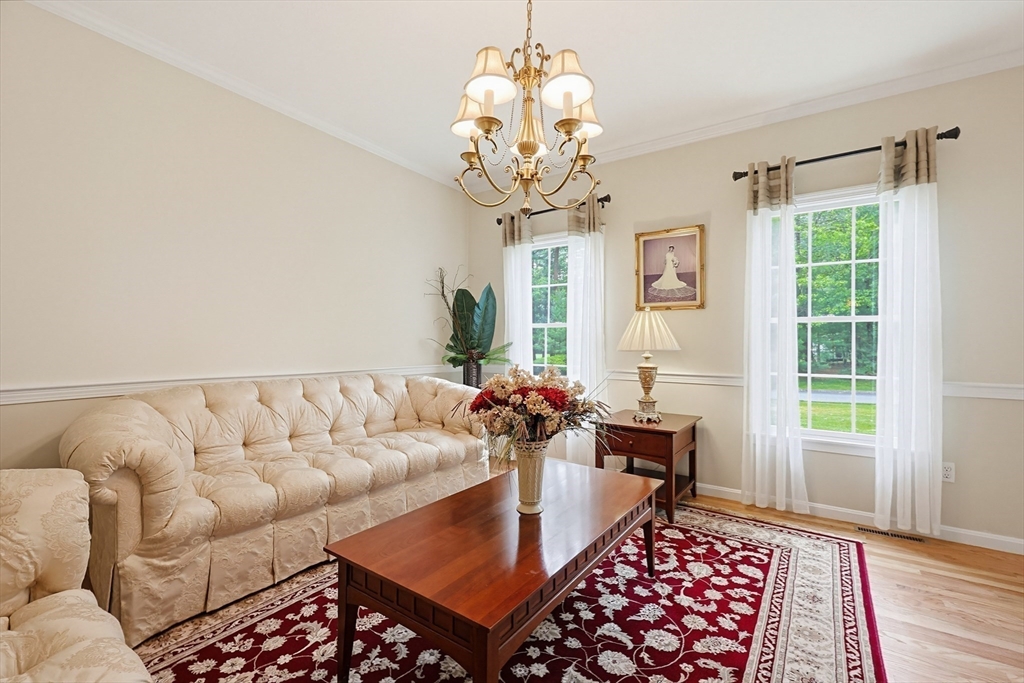 8 Douglas Dr