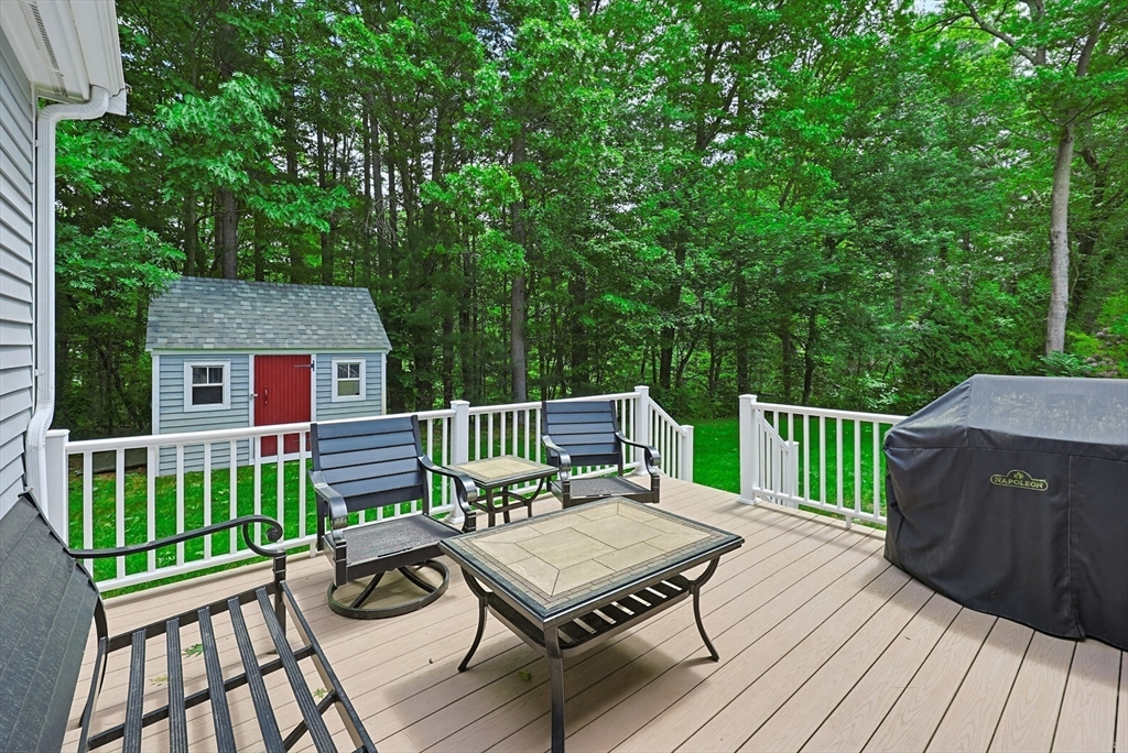 8 Douglas Dr