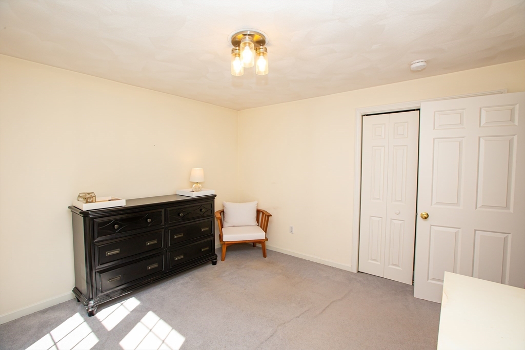 41 Christopher Dr