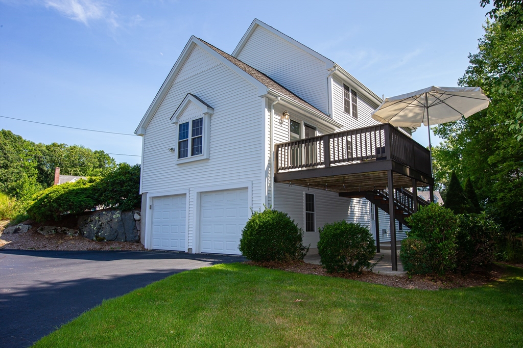41 Christopher Dr