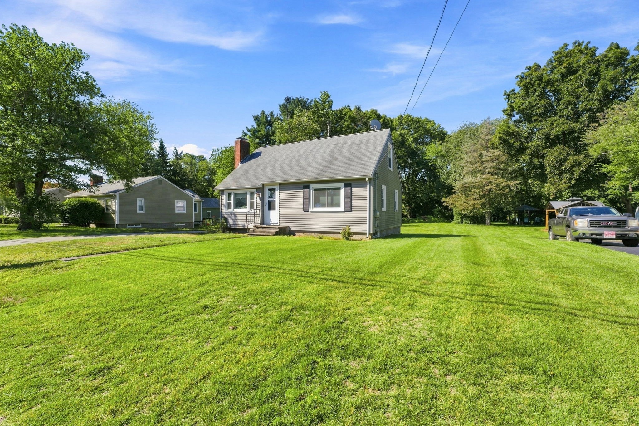 42 7 Mile River Dr