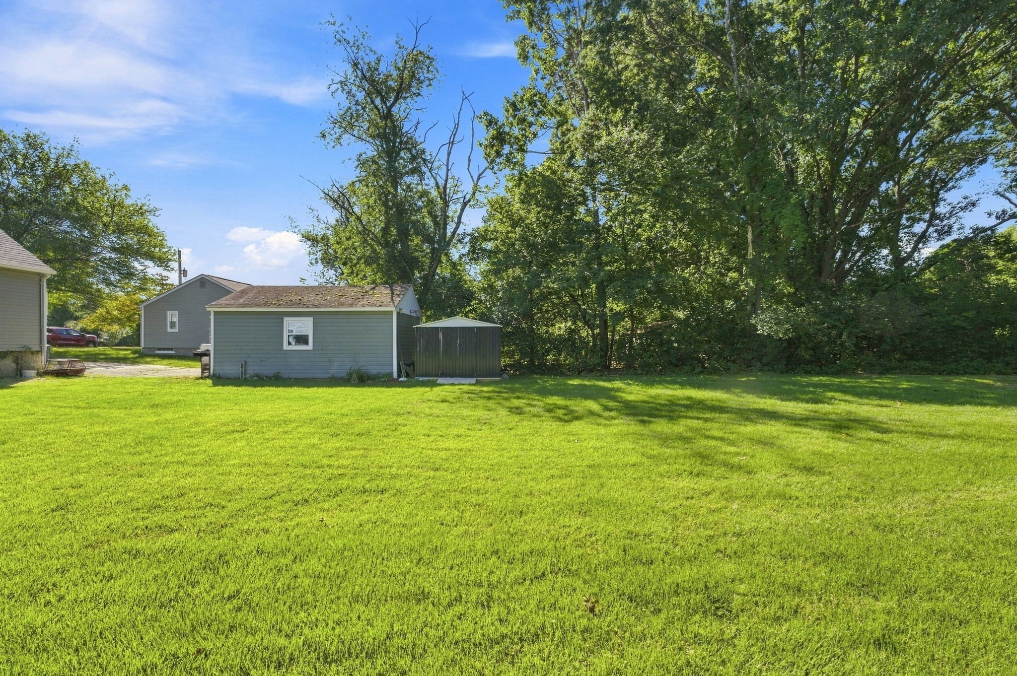 42 7 Mile River Dr