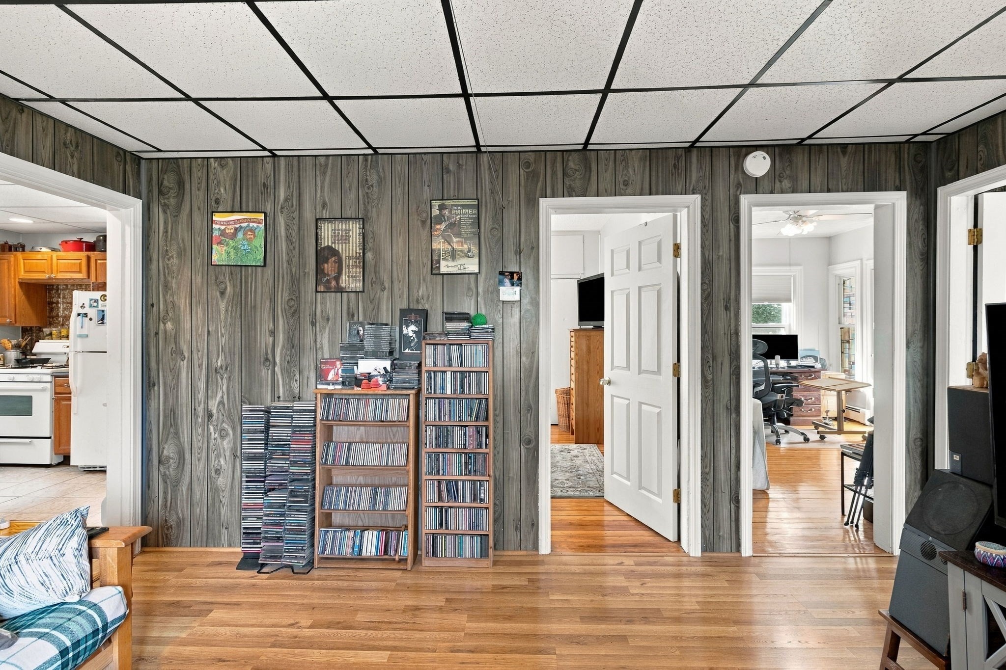 562 Newport Ave