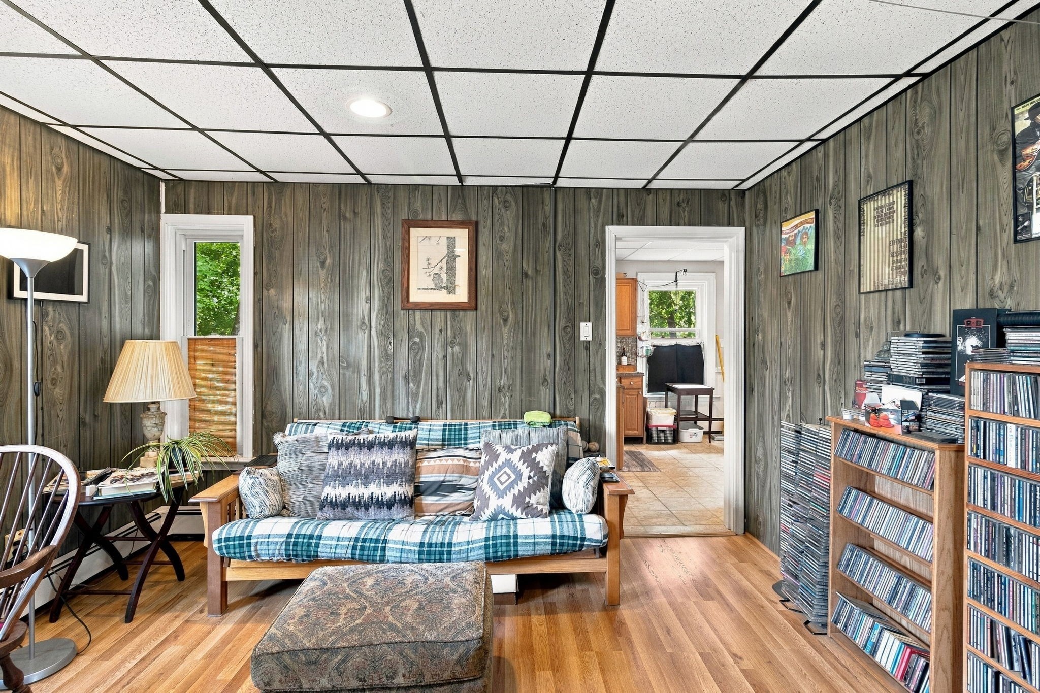 562 Newport Ave