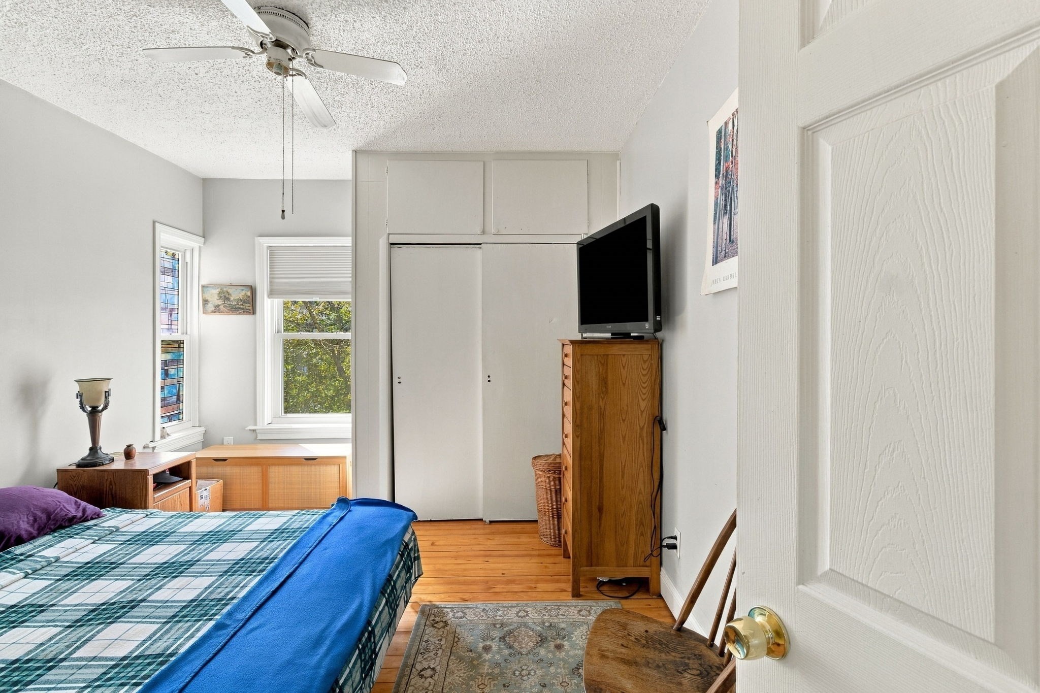 562 Newport Ave