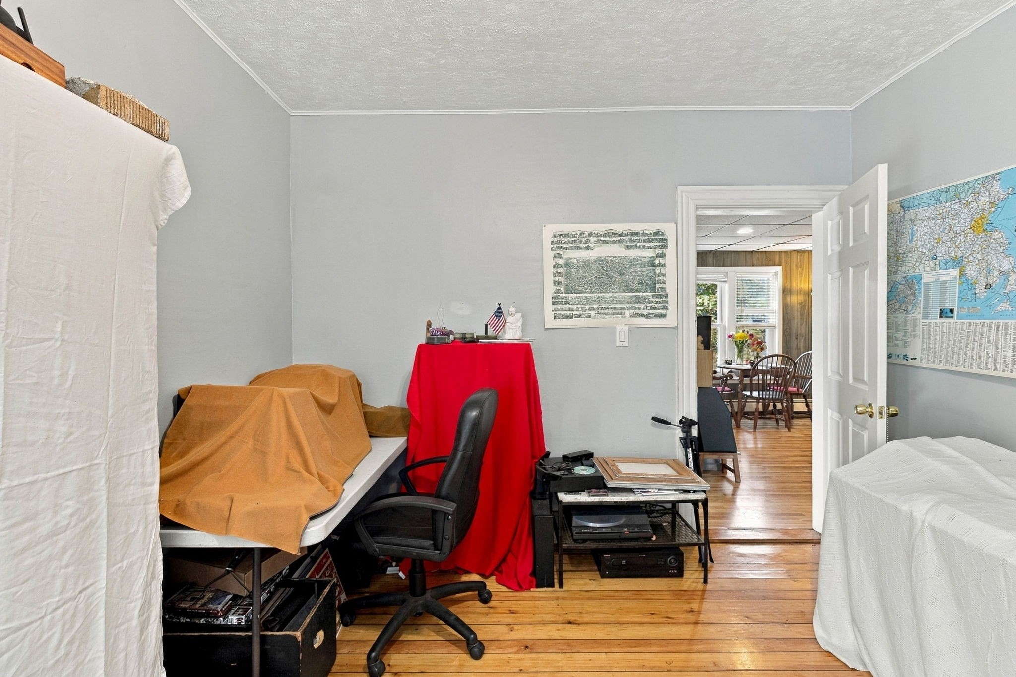 562 Newport Ave