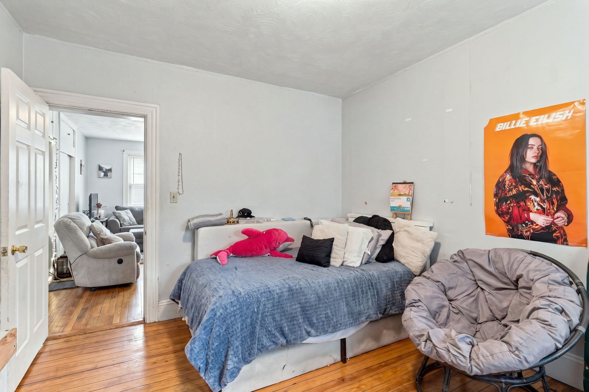 562 Newport Ave