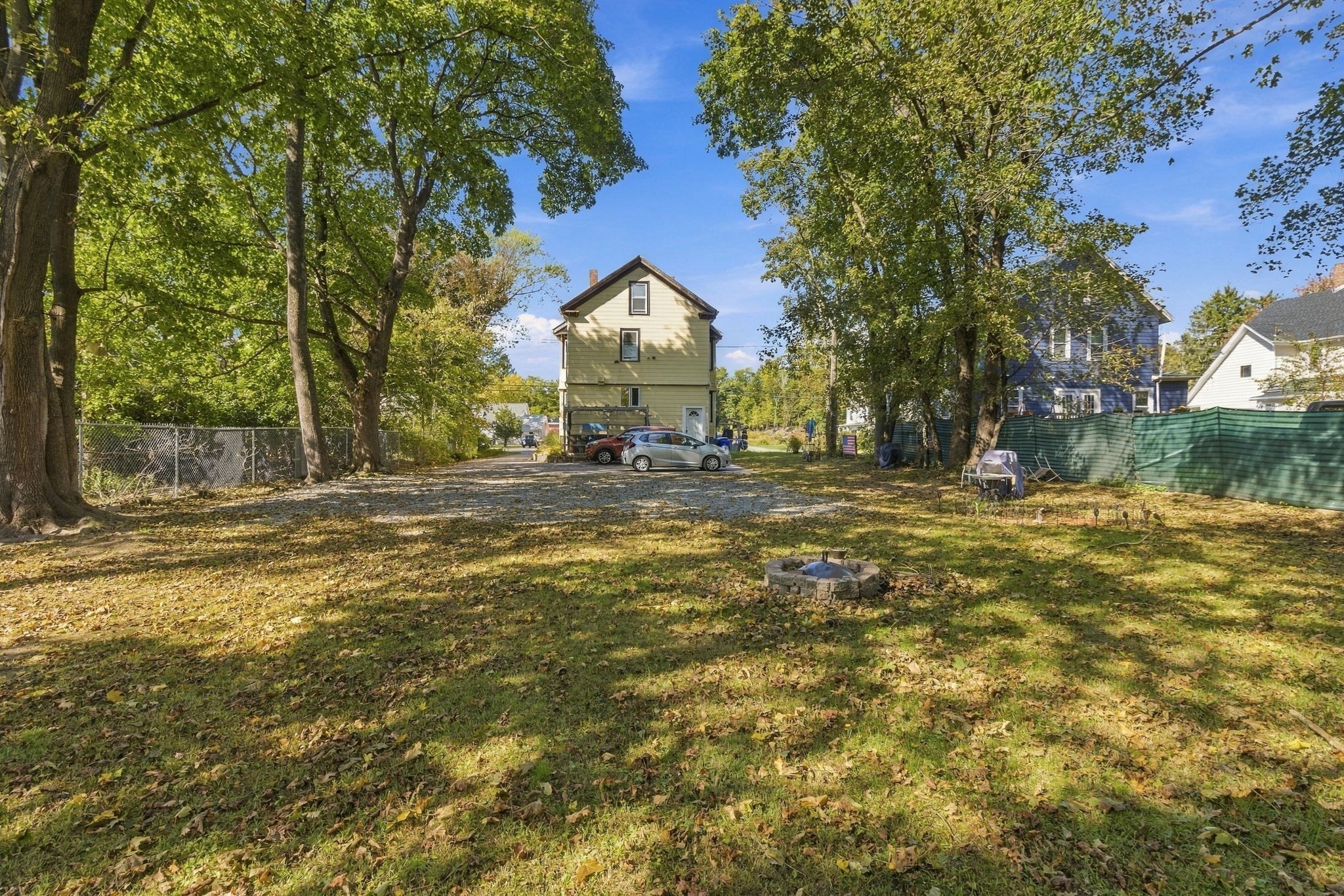 562 Newport Ave