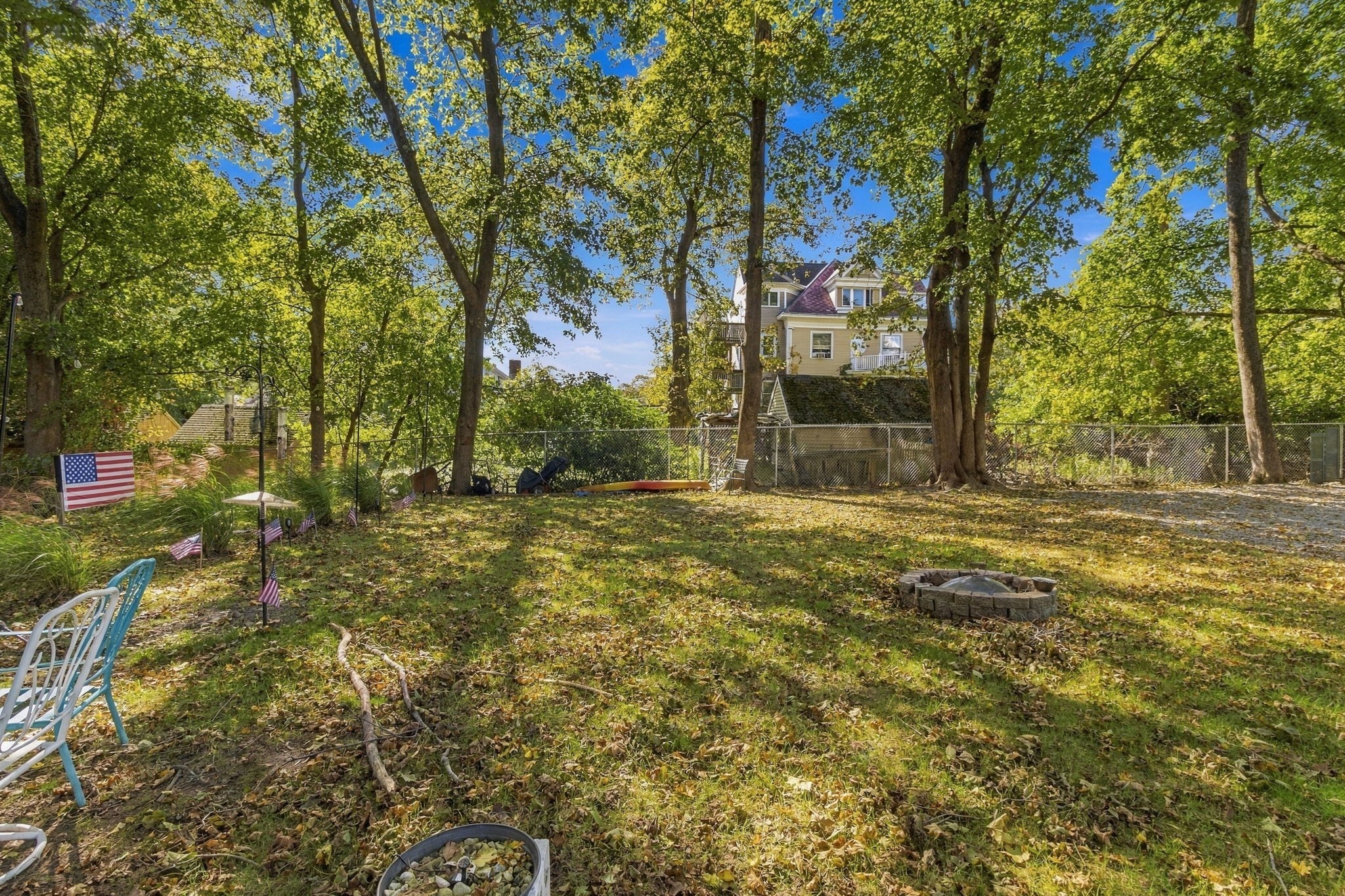 562 Newport Ave