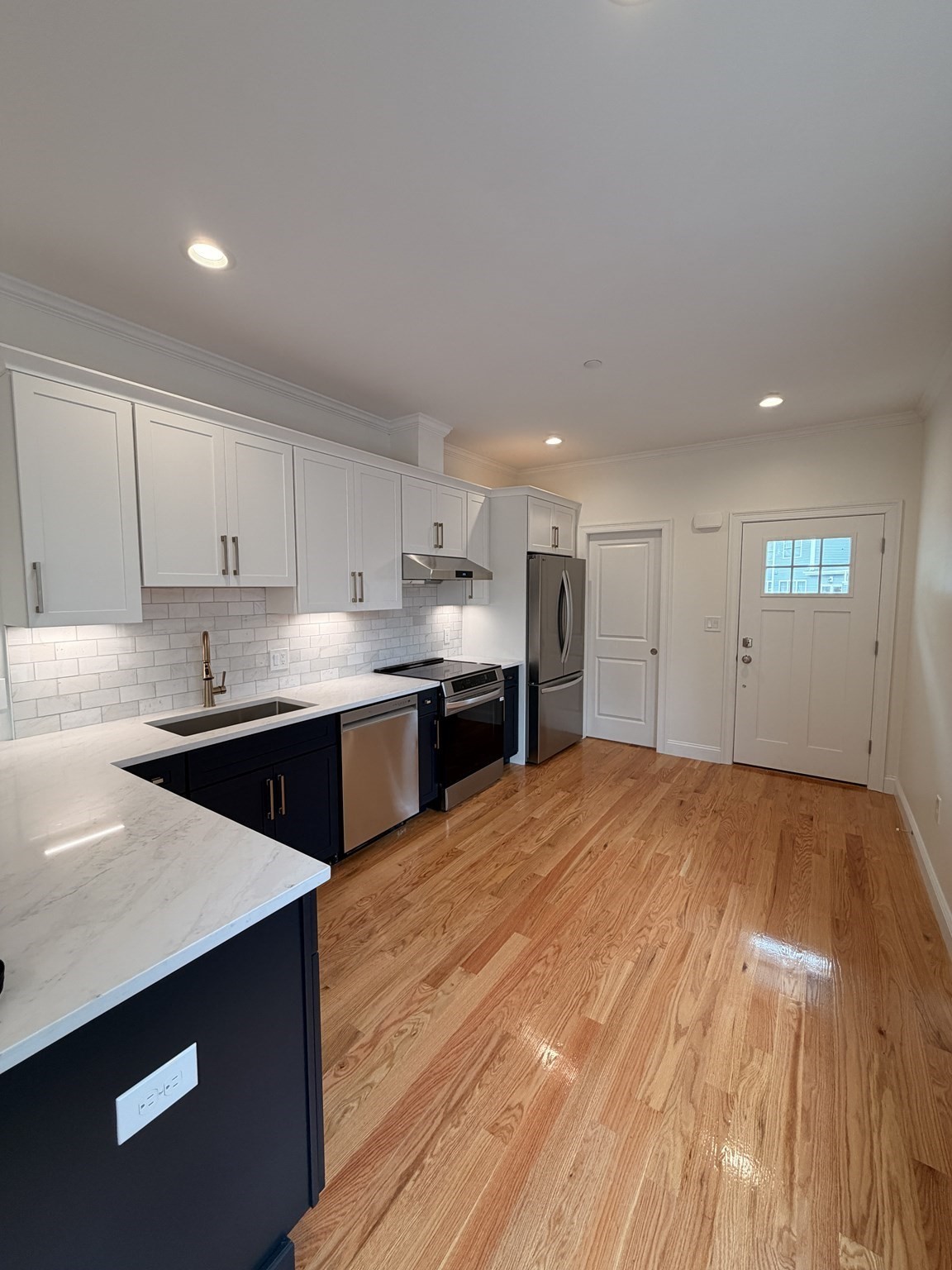 711 Mount Hope St # 1