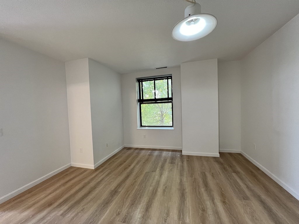 6 S Washington Street # 306