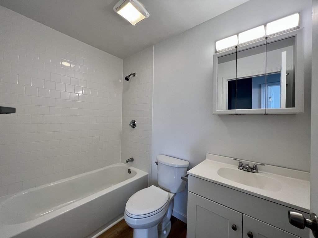 6 S Washington Street # 306
